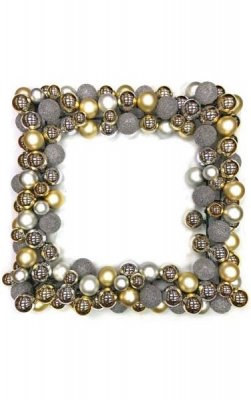 Plastic Mixed Square Ball Wreath - Gold/Silver
